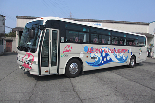 【大型観光バス】エアロ49席+補助席11席